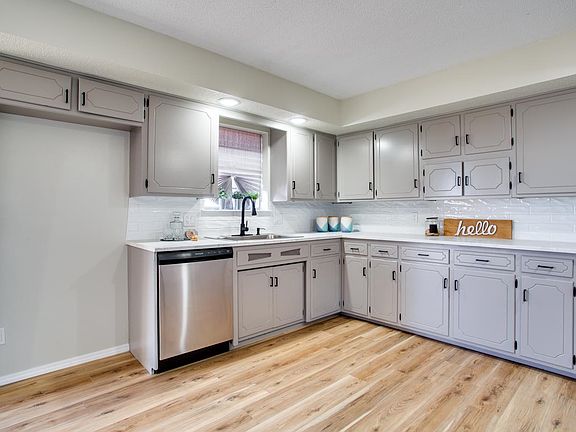 4th image of 3681 Antelope Dr