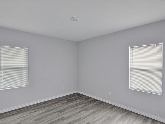 5th image of 219 Loma Dr