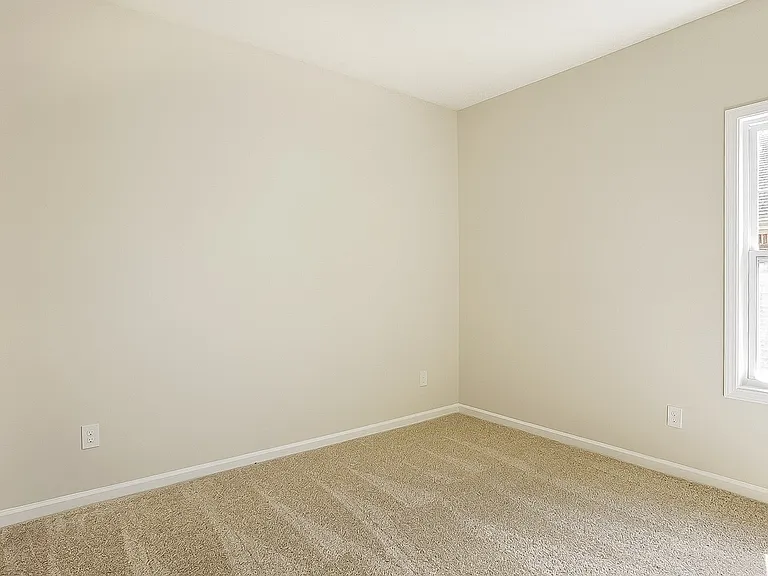 224 Bainbridge Dr — Photo 12