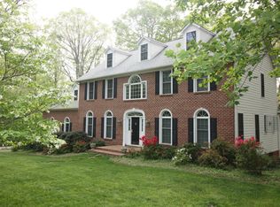 30 Lakeforest Ter, Moneta, VA 24121
