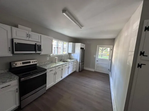 10 Fleming St #1, Waterbury, CT 06710