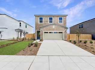 1187 Granite Dr W, Madera, CA 93636