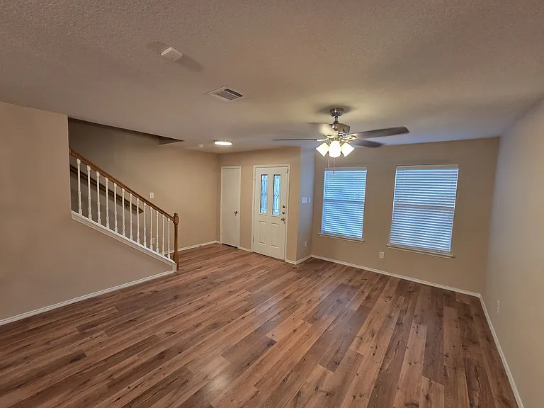 8138 Mossberg Dr — Photo 6