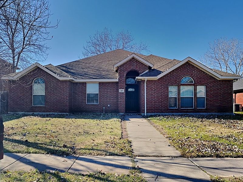 1st image of 327 Fox Hollow Dr