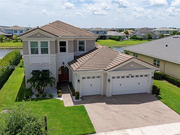3rd image of 5850 Whippoorwill Cir