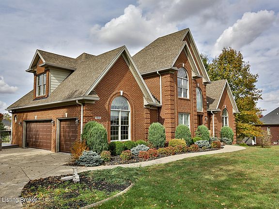 3rd image of 1034 Windsor Dr