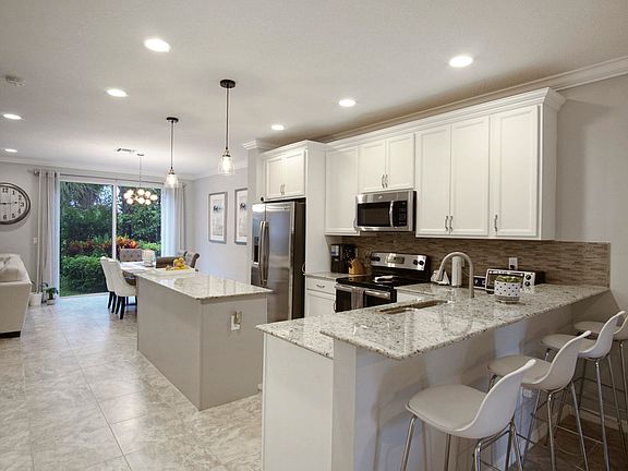 3rd image of 4607 Tara Cove Way Unit 24