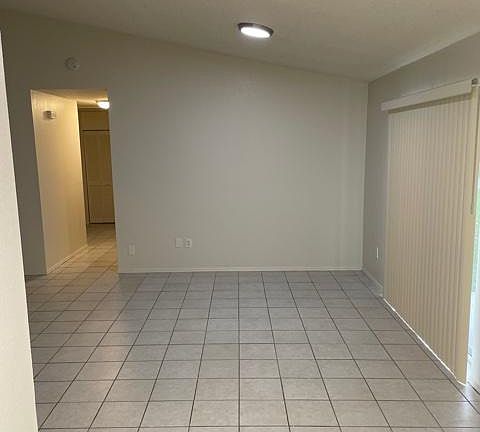 4th image of 18338 Wintergarden Ave