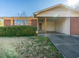 9 Fairbrook Dr, Little Rock, AR 72205