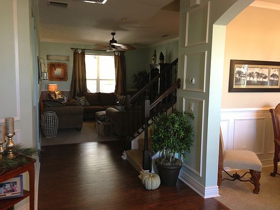 Foyer/Living Room