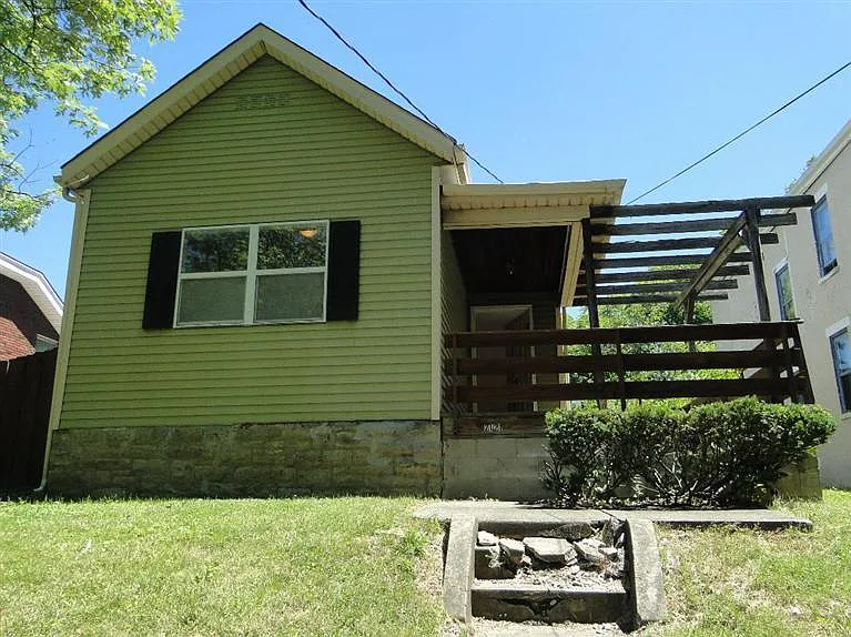 2121 Monmouth St photo 1