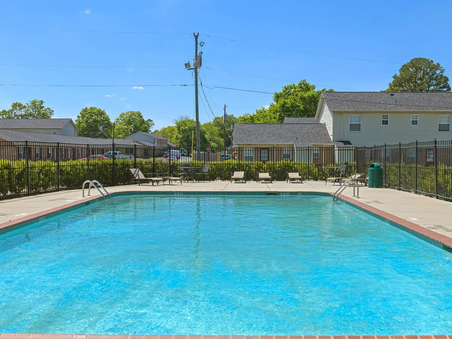 Inviting Garden Apartments & Townhome Community in a Convenient Location near Plaza Midwood — Photo 2