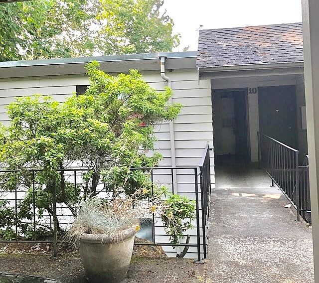 1st image of 3950 Lake Washington Blvd SE #10B