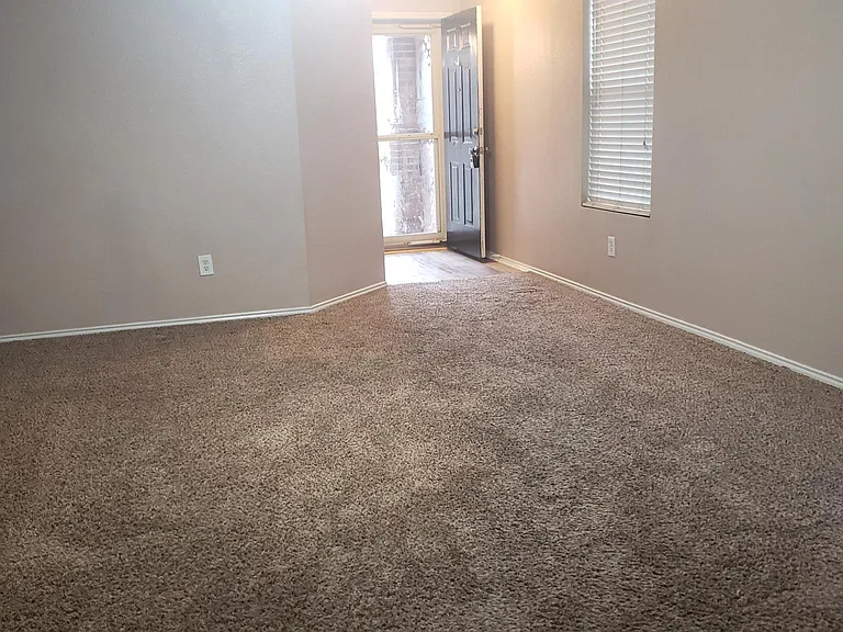 5005 Waterford Dr — Photo 10