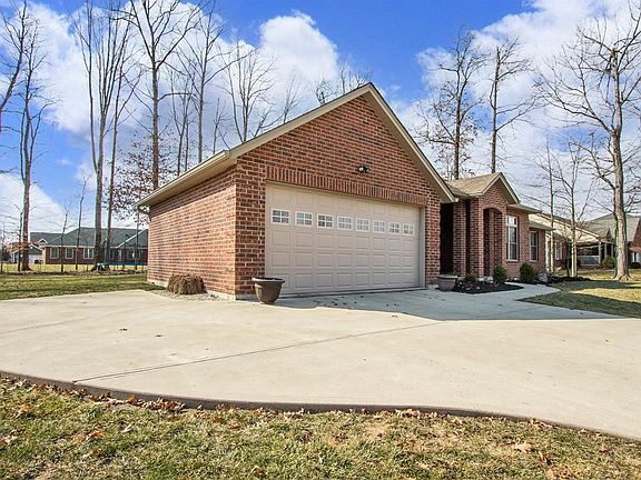 2nd image of 375 Woodside Ct