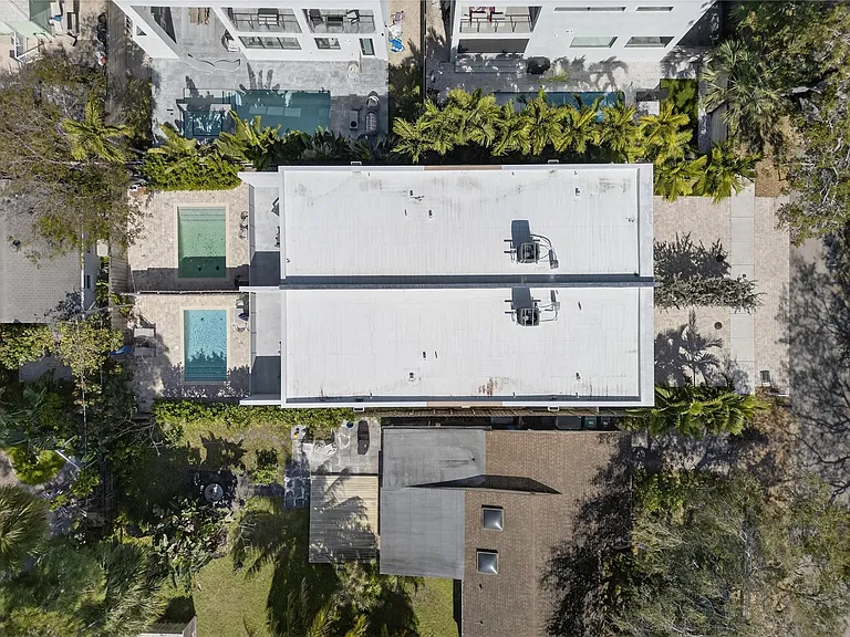 811 SW 10th Ter — Photo 38