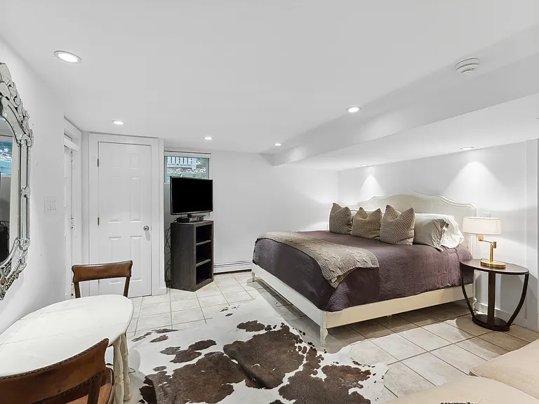 36 Eastville Ave — Photo 22
