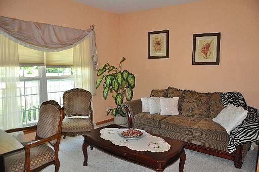 4th image of 22537 Reserve Cir