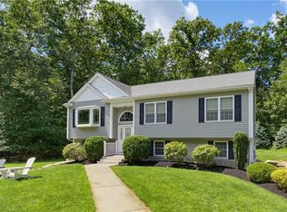 102 Bramble Bush Rd, Coventry, RI 02816