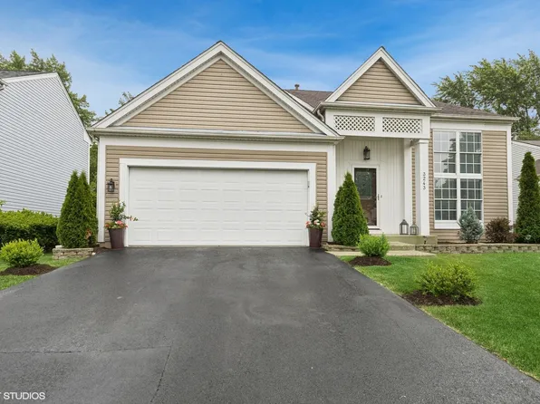 3243 Gresham Ln E, Aurora, IL 60504