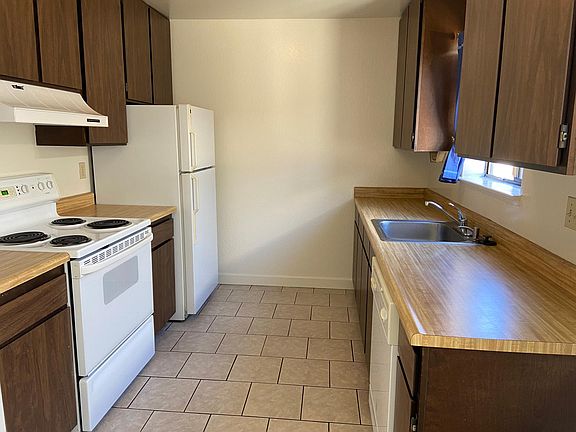 2nd image of 150 Santa Inez Ave APT 2