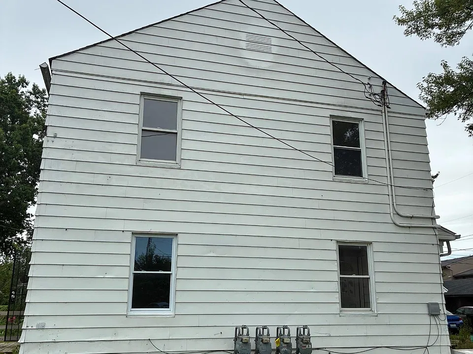 Building Photo 3