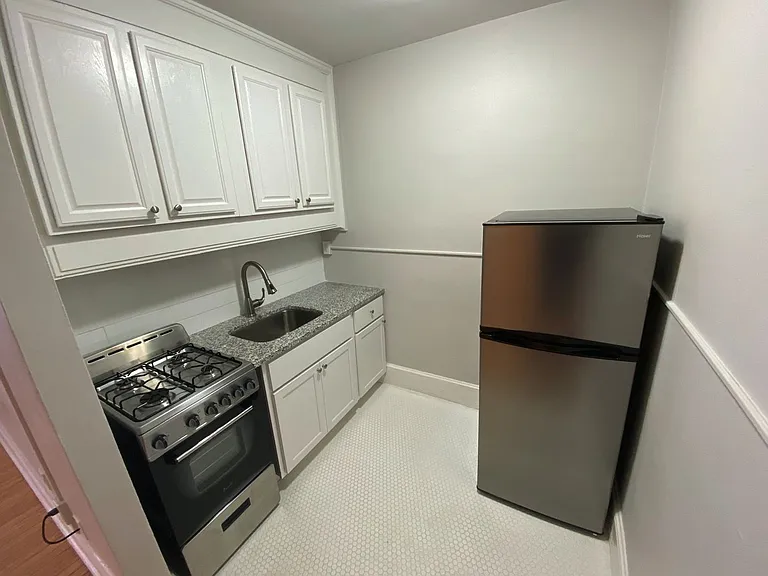 100 Howe Street! — Photo 56