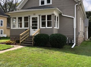 1033 9th Ave, Grafton, WI 53024