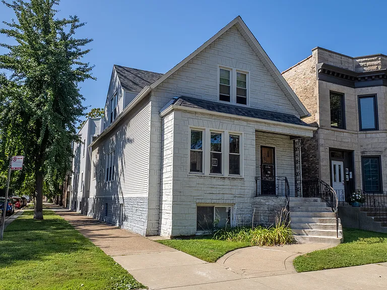 1901 W Belle Plaine Ave #G — Photo 1