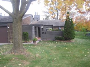 154 Webster Heights Dr, Green Bay, WI 54301