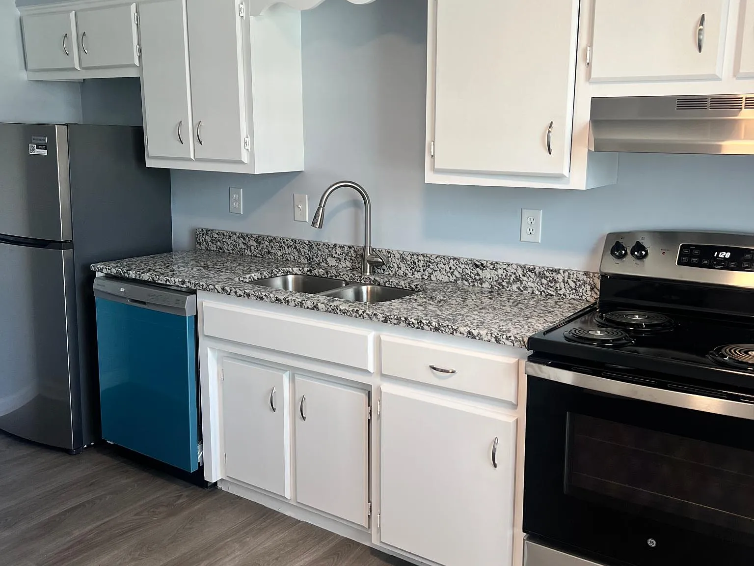 2 bed, 1.5 bath, 1152 sqft, $1,000 — Photo 3