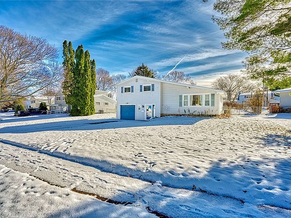 3rd image of 791 Rumson Rd