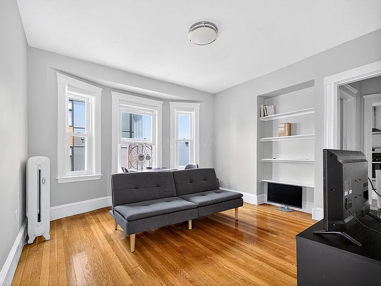 256 Main St #2 — Photo 9