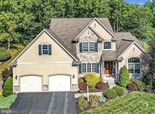 35 Falcon Cir, Lebanon, PA 17042