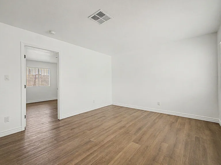 1438 E Adams St #1 — Photo 4