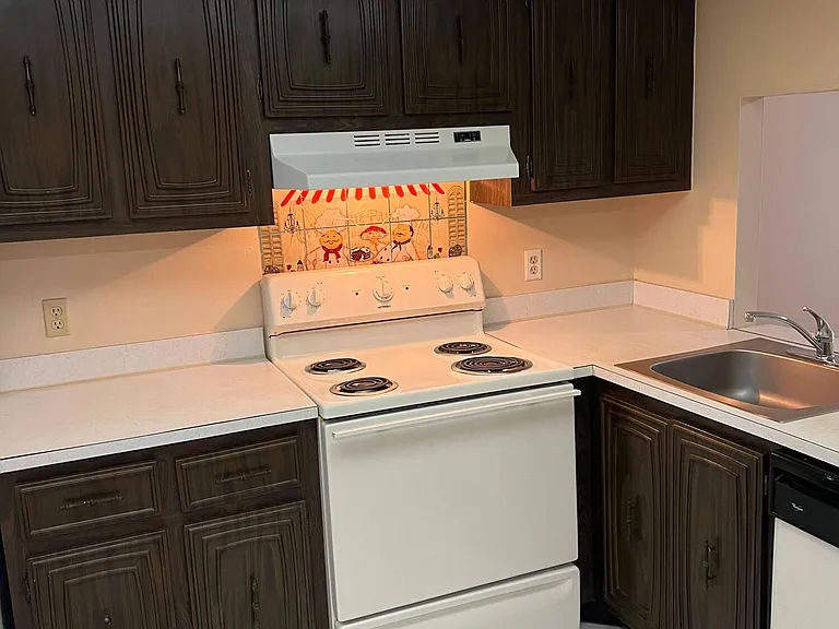 105 Royal Park Dr #1D — Photo 7