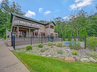 11 Sunset Dr, Lake Ariel, PA 18436