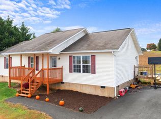 308 Maple Leaf Dr, Newport, TN 37821