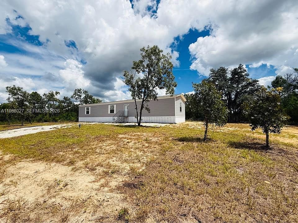 1st image of 334 Oakcrest Dr