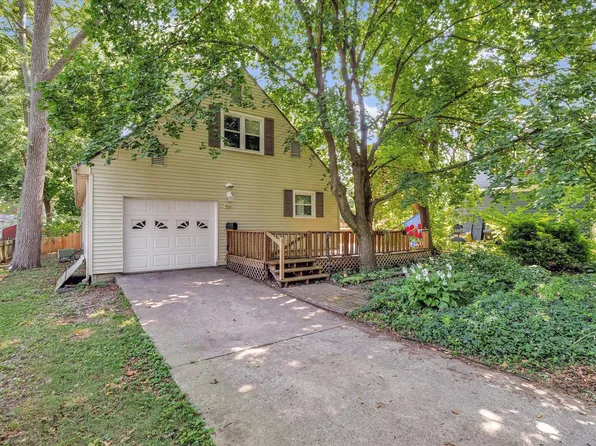 910 Foley Ave, Champaign, IL 61820