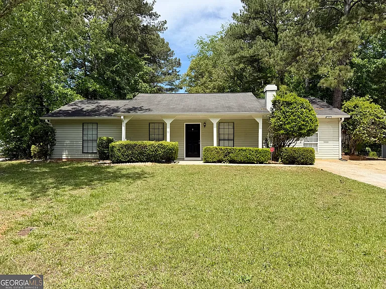 5663 Saint Thomas Dr — Photo 1