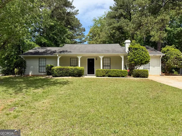 5663 Saint Thomas Dr, Lithonia, GA 30058
