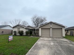 2818 Custer Dr, League City, TX 77573