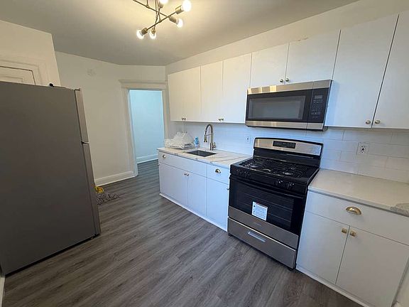 2nd image of 204-206 60th St #1850