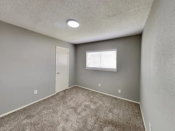 24030 Griffin House Ln — Photo 14