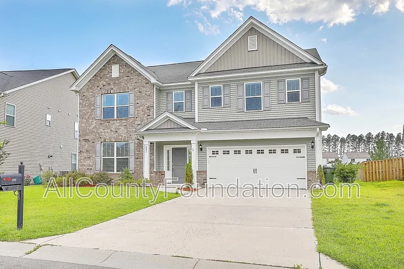 5 bed, 3.0 bath, 4346 sqft, $3,395 — Photo 3