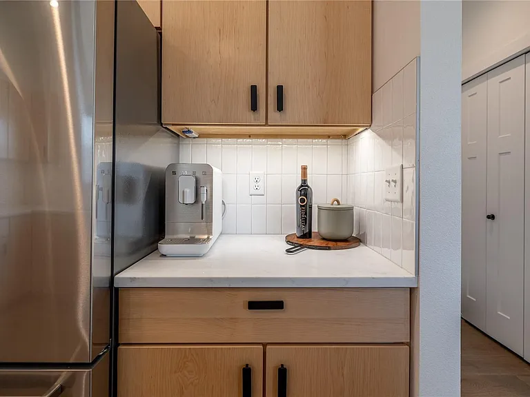 113 W Whitman St #A — Photo 13
