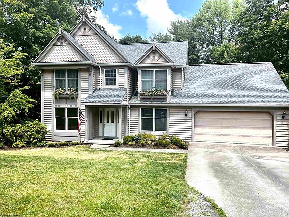 2nd image of 4870 Woods Edge Ln