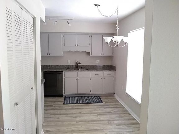 5th image of 719 NE 23rd Ave