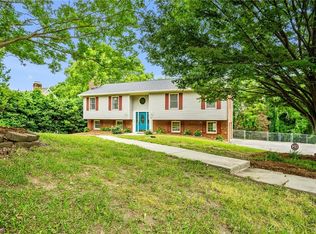 3082 Forest Line Dr, Clemmons, NC 27012
